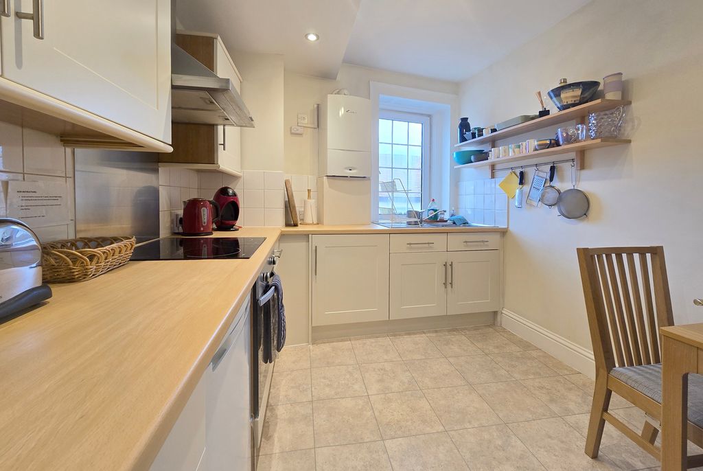 Additional image 4 of 2 bed flat for saleHigh Street, Lymington, Hampshire SO41