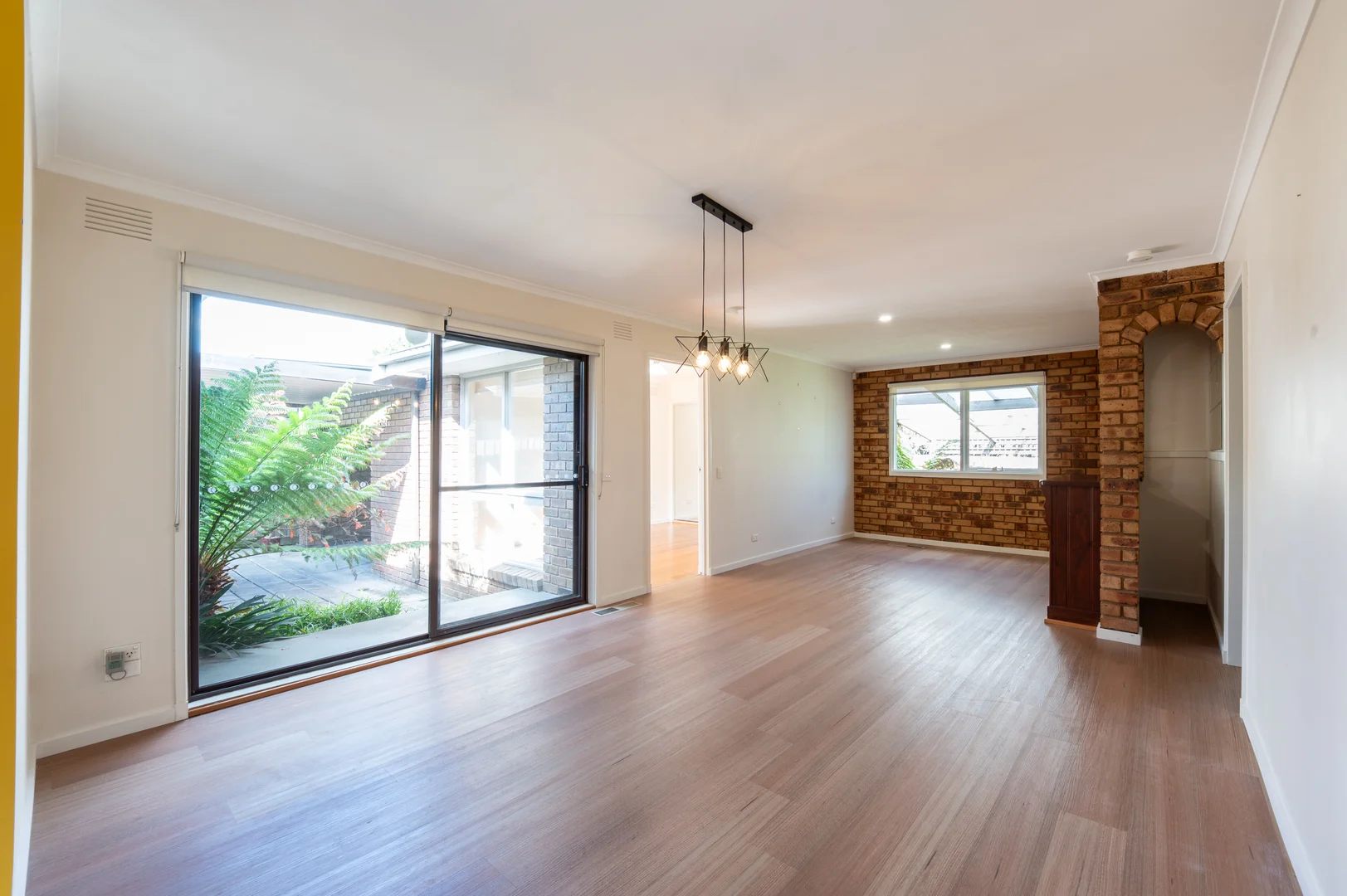 Additional image 2 of 35 Roycroft Avenue, Mill Park VIC 3082