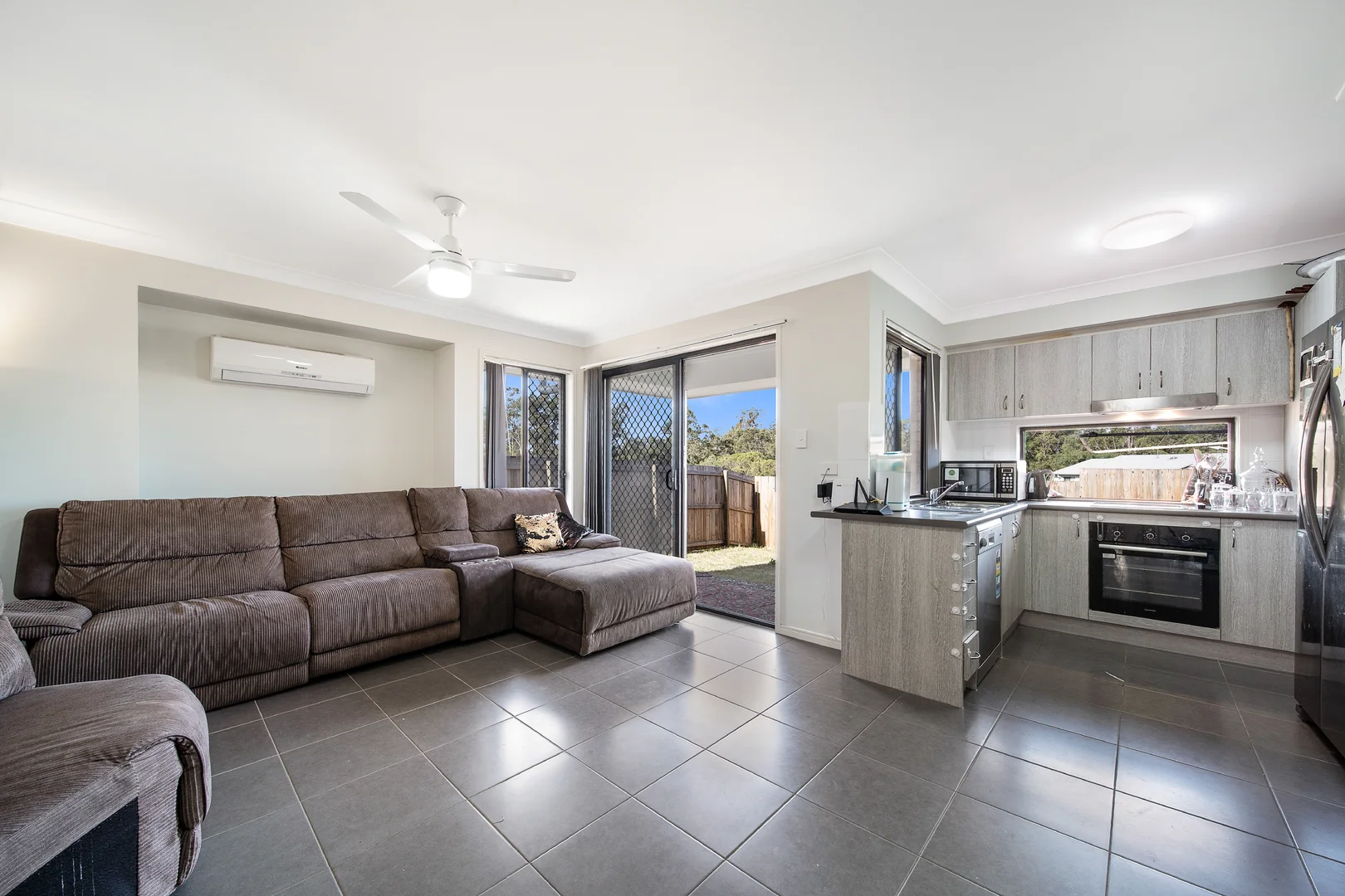 Additional image 3 of 1/16 Greenpark Drive, Crestmead QLD 4132