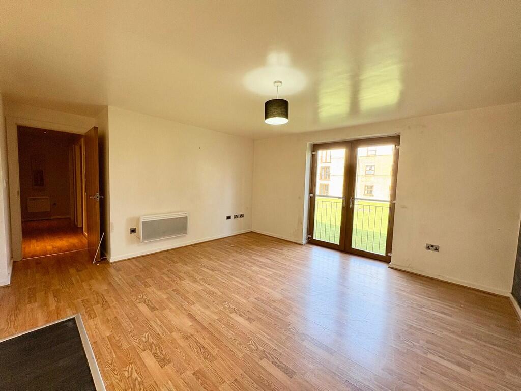 Peregrine Way, Bradford photo 4