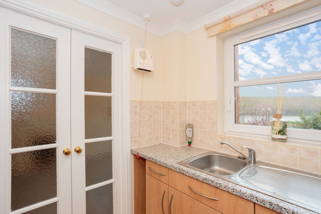 Additional image 7 of 2 bed flat for saleGlebe Street, Dumfries DG1