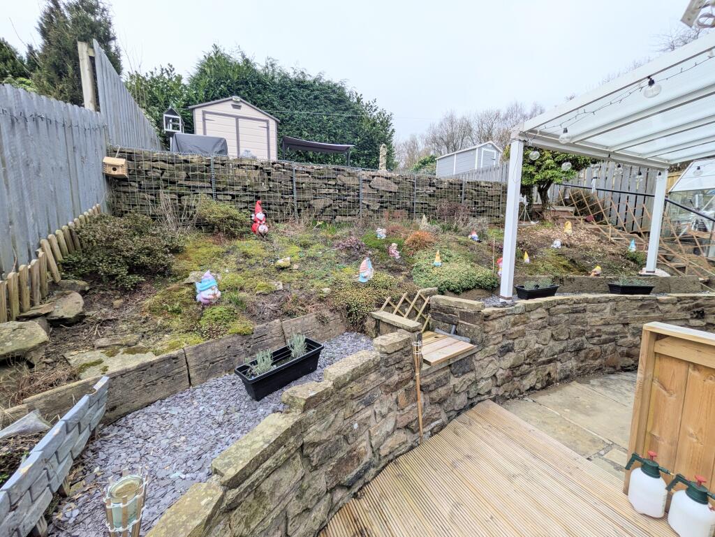 Additional image 31 of Frensham Grove, Bradford, BD7