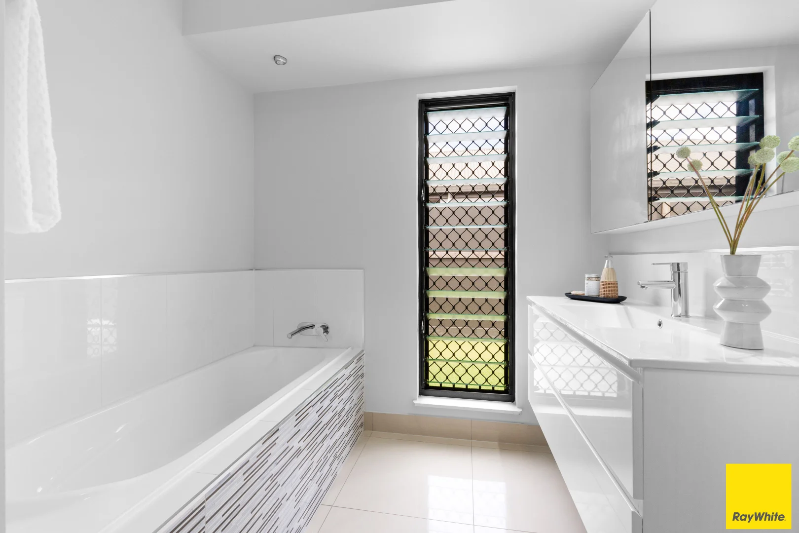 Additional image 12 of 36 Singleton Close, Smithfield QLD 4878