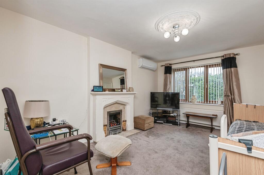 Flaxen Court, Bradford photo 4