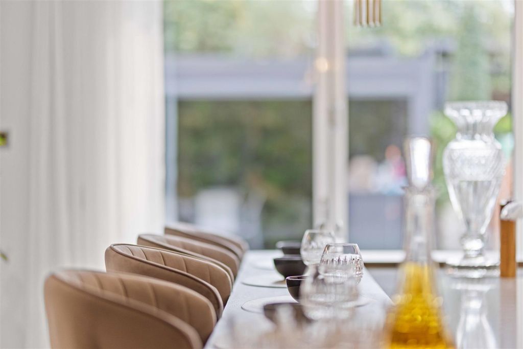 Additional image 10 of 6 bed detached house for saleBurleigh Lane, Ascot SL5