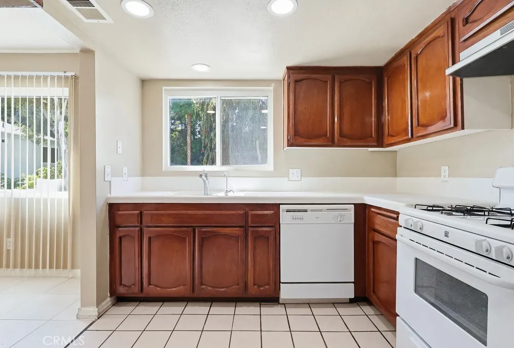 Additional image 101 of 19018 Sherman Way Unit 110, Reseda, CA 91335