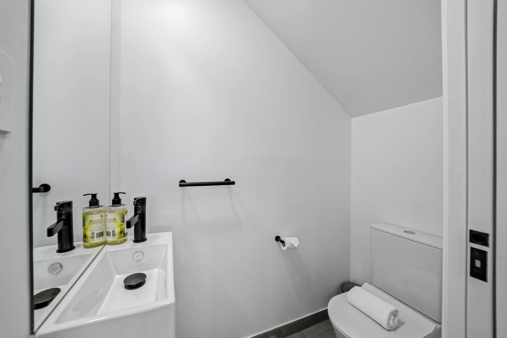 Additional image 33 of 2/3 Ardiletta Road, Tranmere TAS 7018
