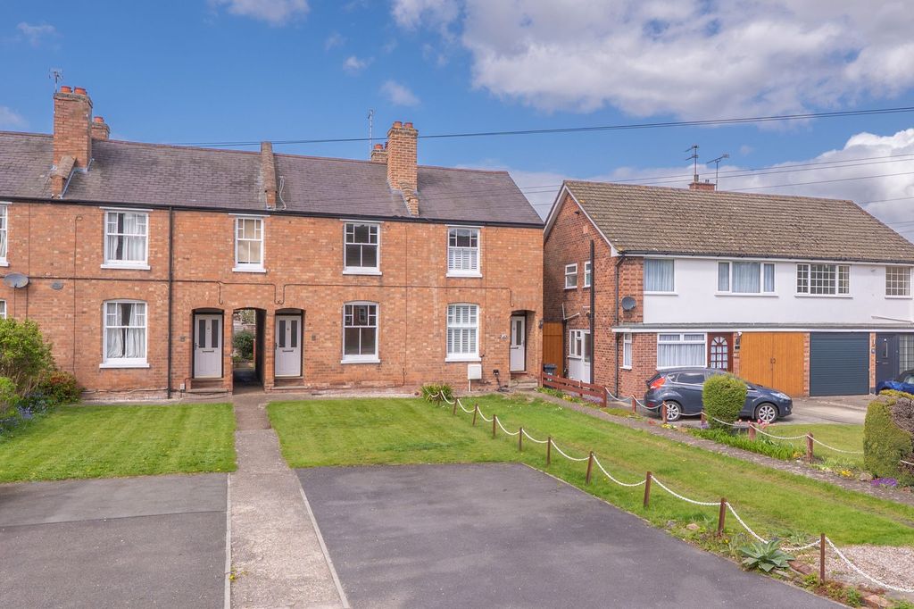 2 bed terraced house for saleVine Lane, Warwick CV34
