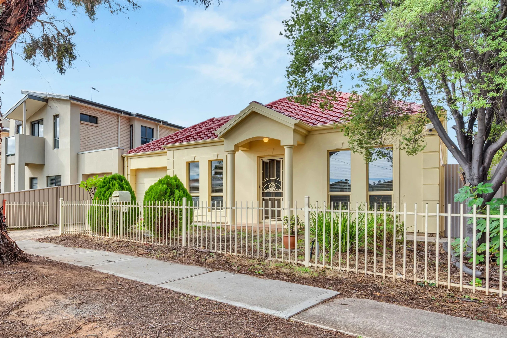 8 Lutana Crescent, Mitchell Park SA 5043 photo 2