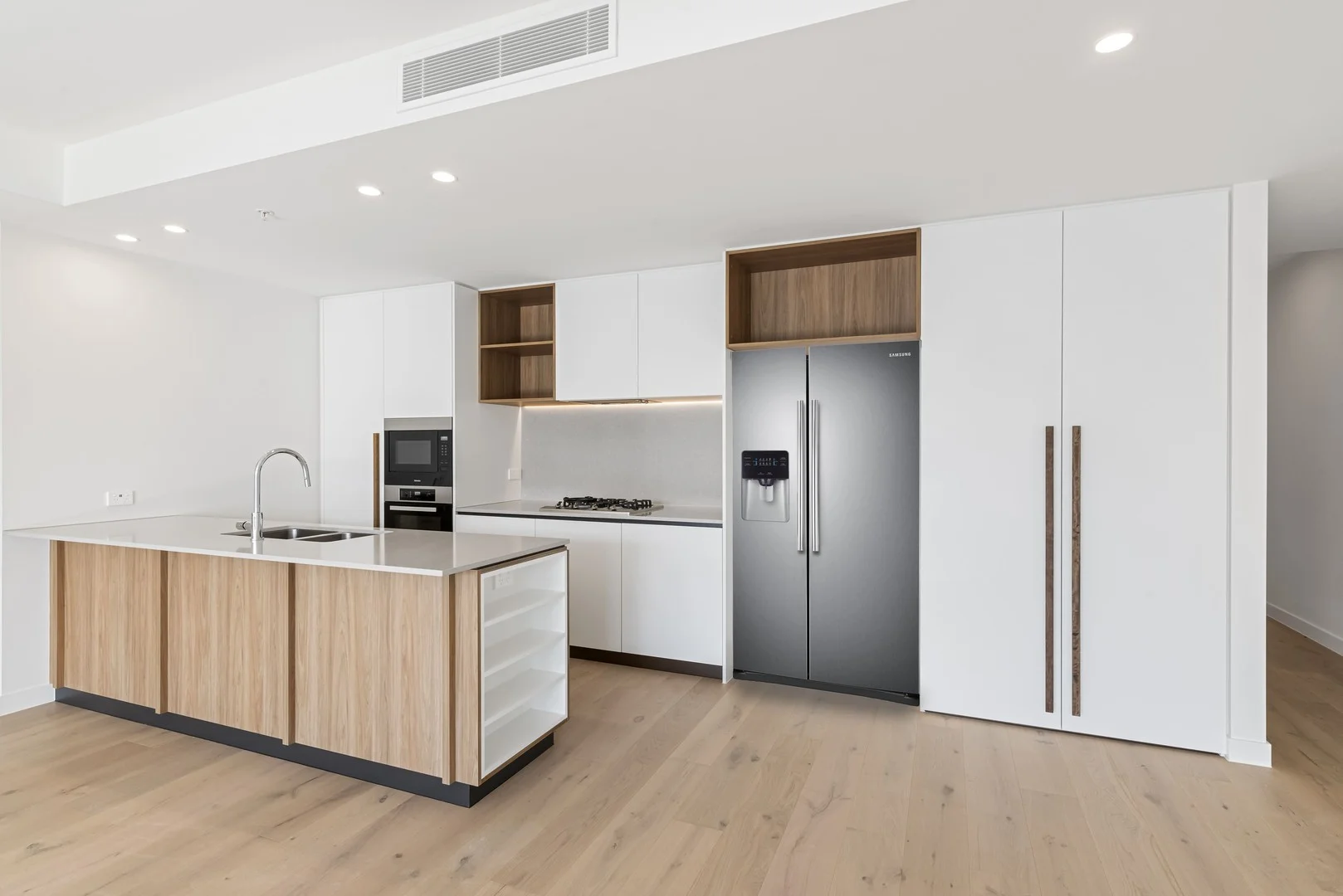 1002/43 Peerless Avenue, Mermaid Beach QLD 4218