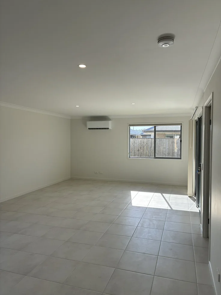 Additional image 5 of 24 Matterhorn Way, White Rock QLD 4306