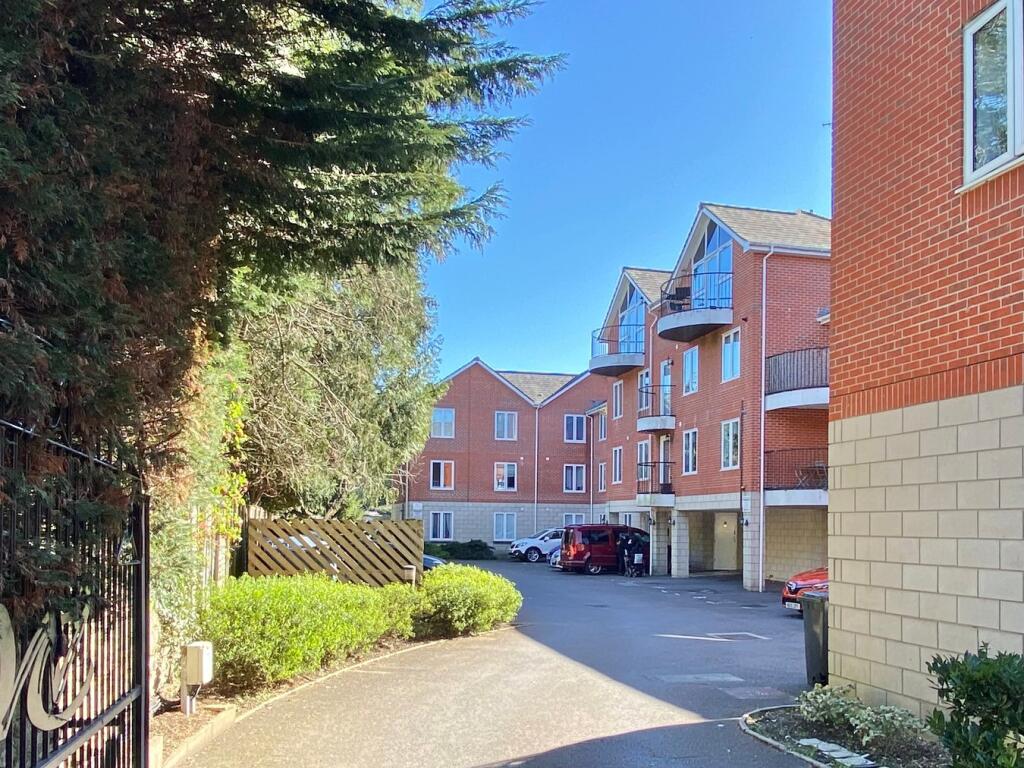 Warwick Court 22 Bournemouth Road, Lower Parkstone, BH14