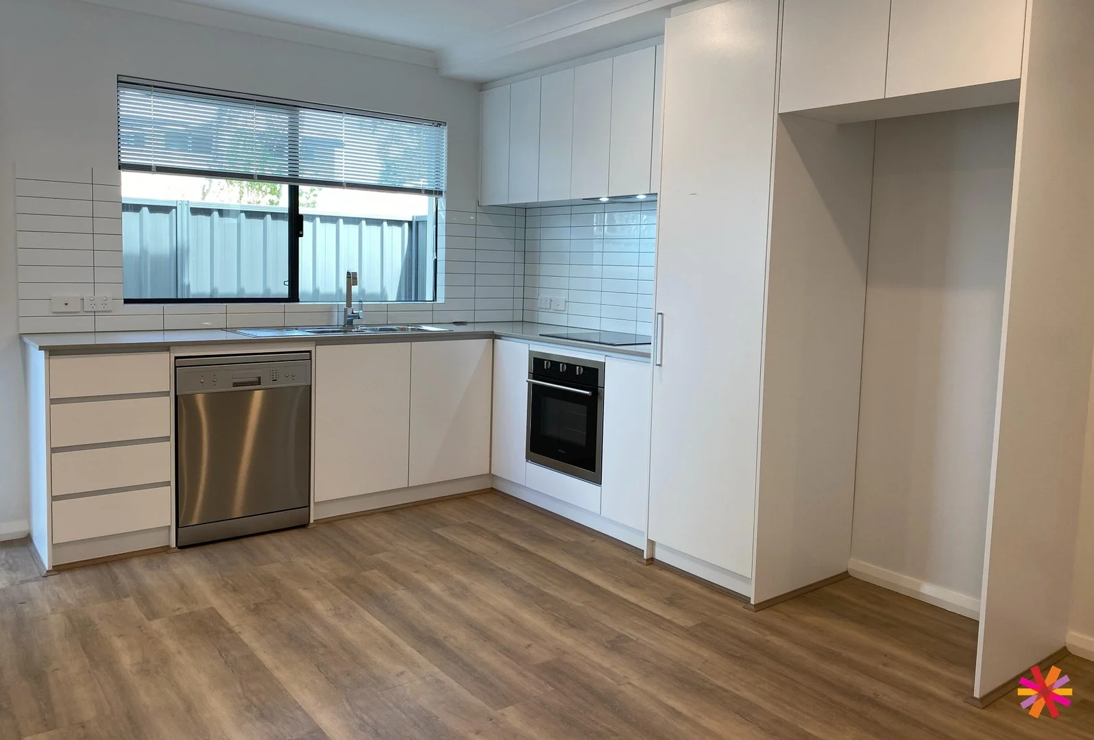 2/166 Leake Street, Belmont WA 6104