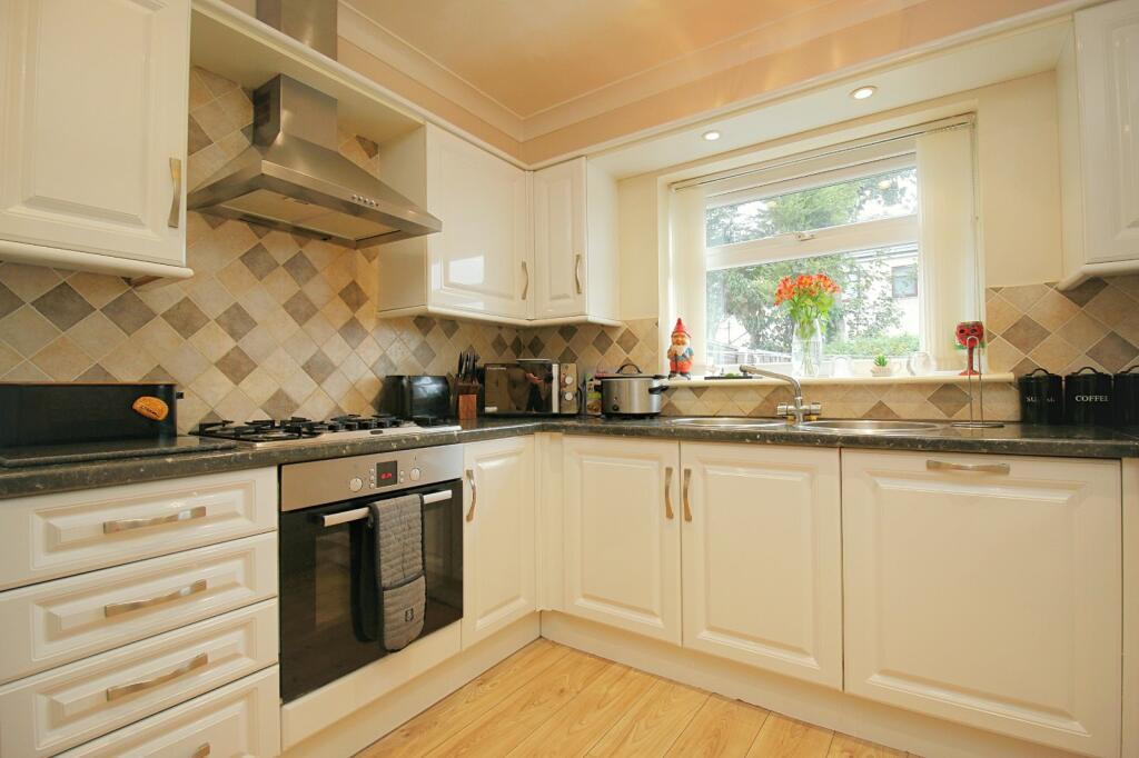 Netherlands Avenue, Odsal, Bradford, BD6 photo 4