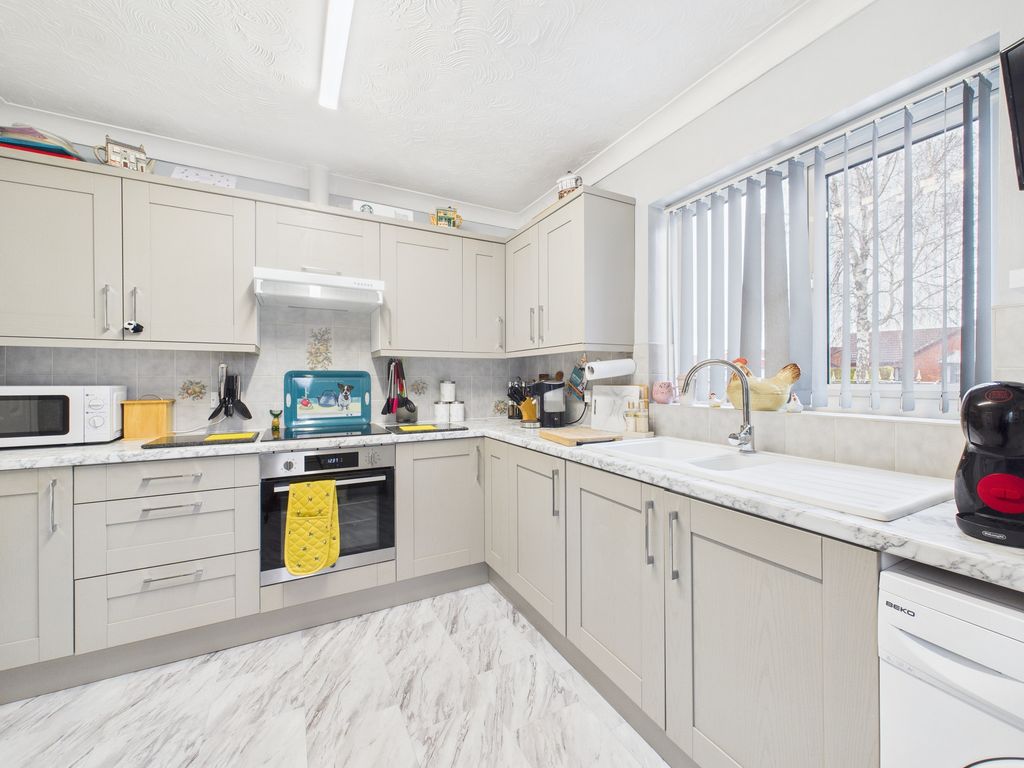 Additional image 10 of 3 bed flat for saleGarbutt Close, Hull HU12
