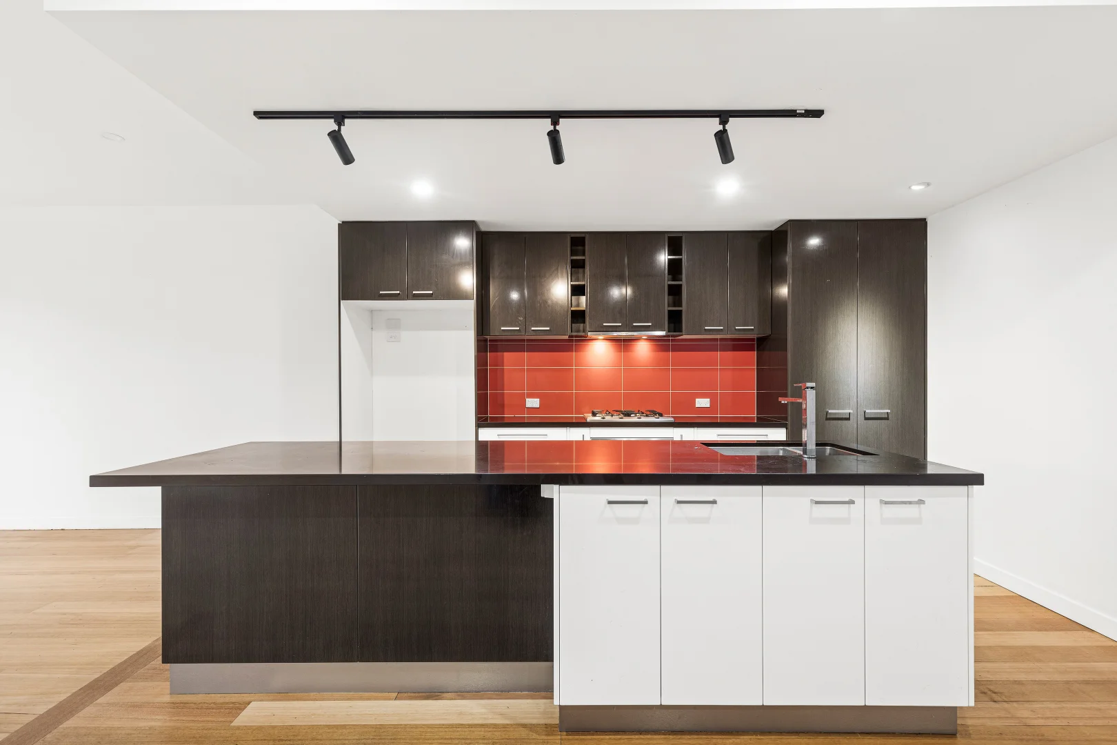 2/39 read st, Newtown VIC 3220 photo 3