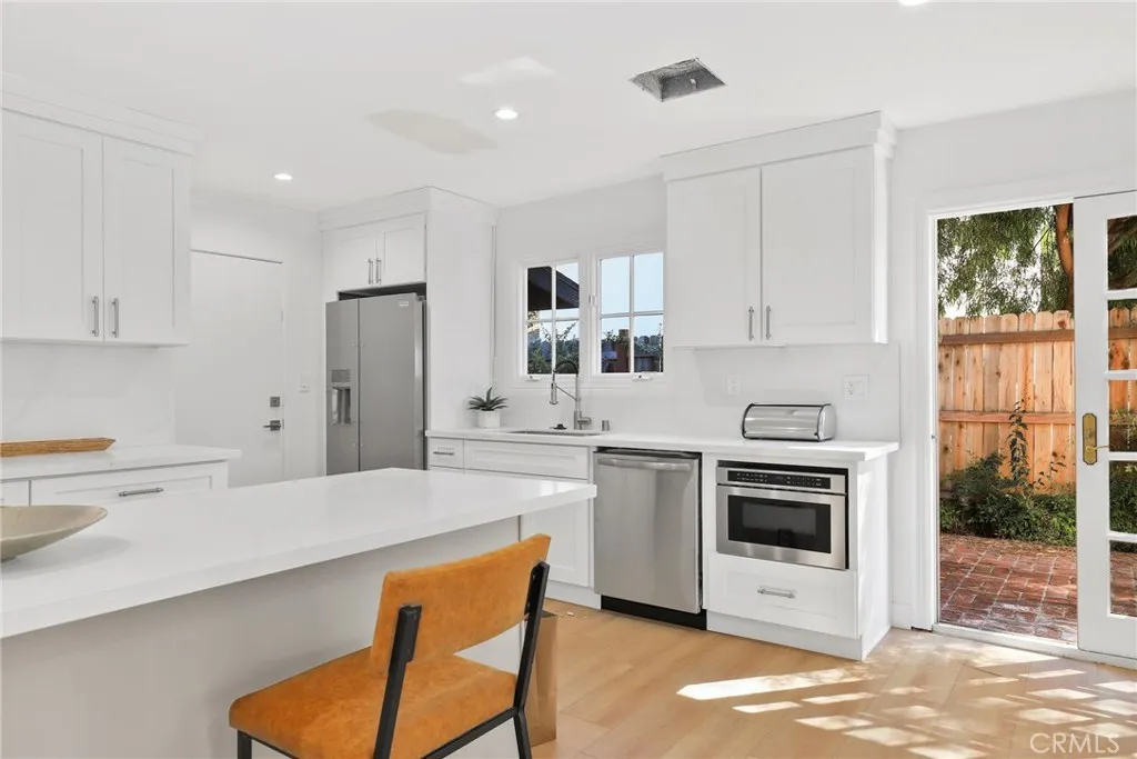 Additional image 39 of 23312 Ostronic Dr, Woodland Hills, CA 91367