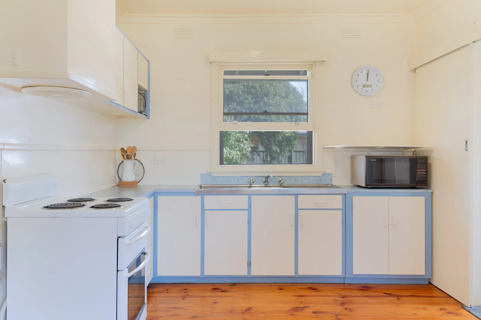 90 Eggleston Street, Ocean Grove VIC 3226 photo 3