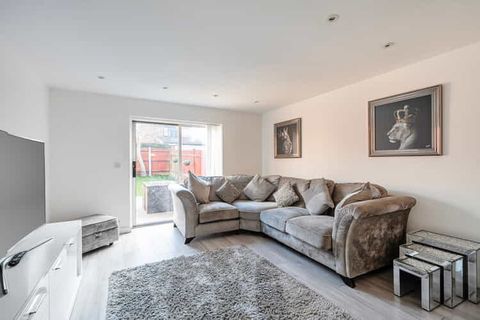 Cambridge Close, Neasden, London NW10