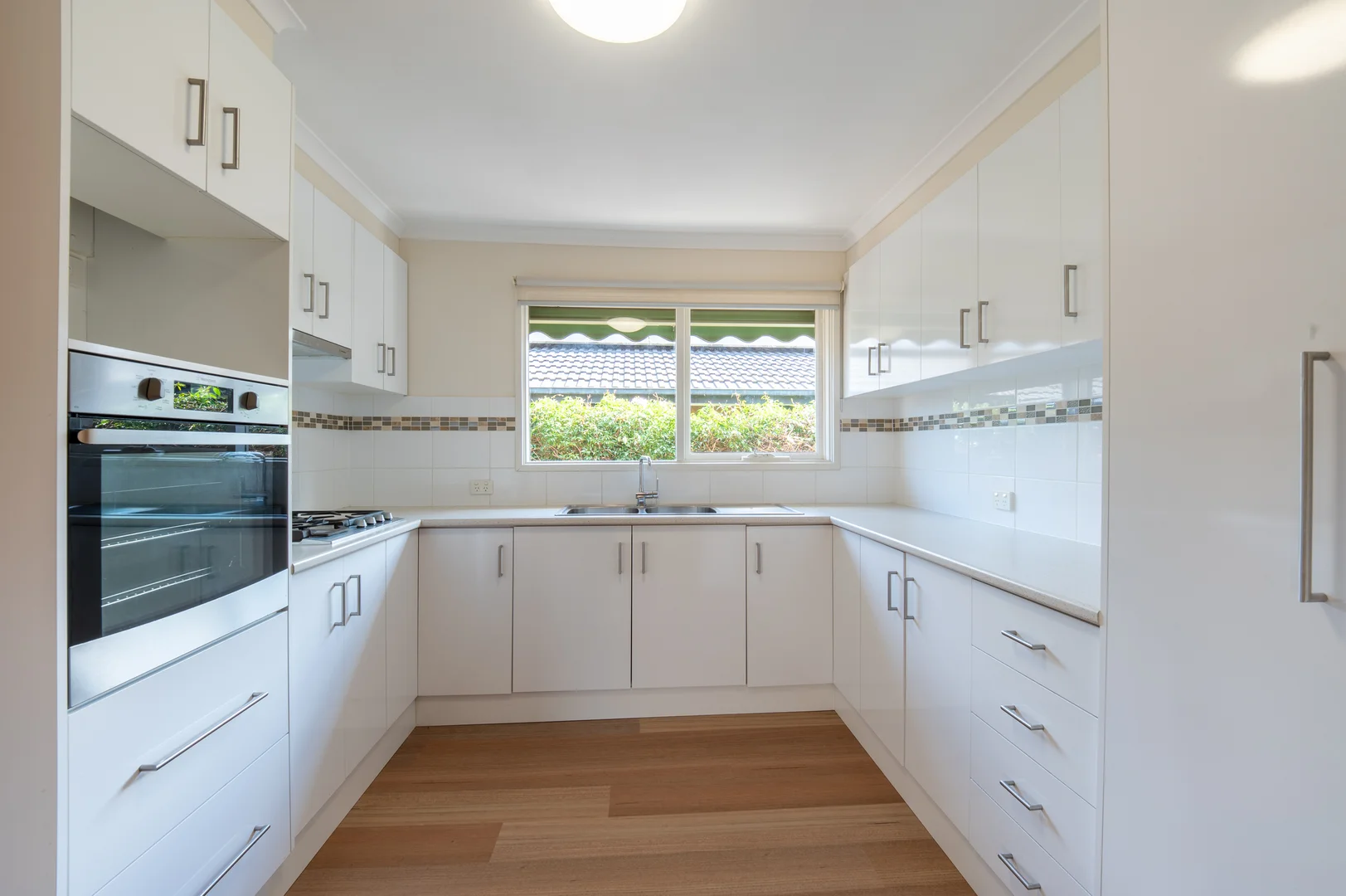 Additional image 4 of 35 Roycroft Avenue, Mill Park VIC 3082