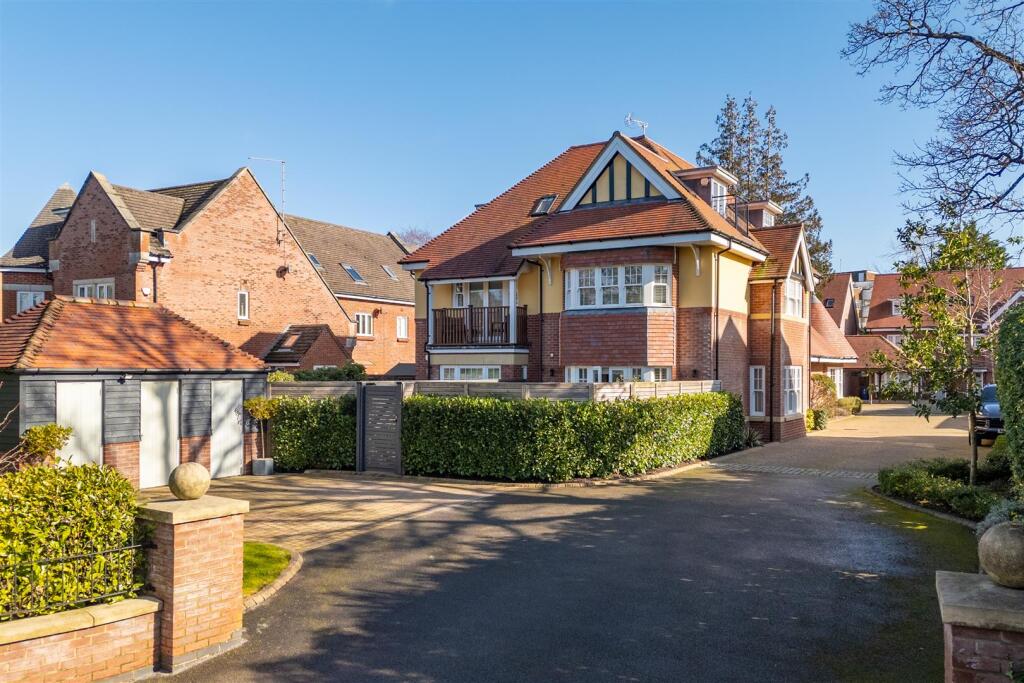 Forest Road, Branksome Park