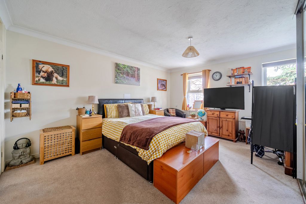 Additional image 5 of 2 bed flat for saleFairlawn, Hall Place Drive, Weybridge KT13