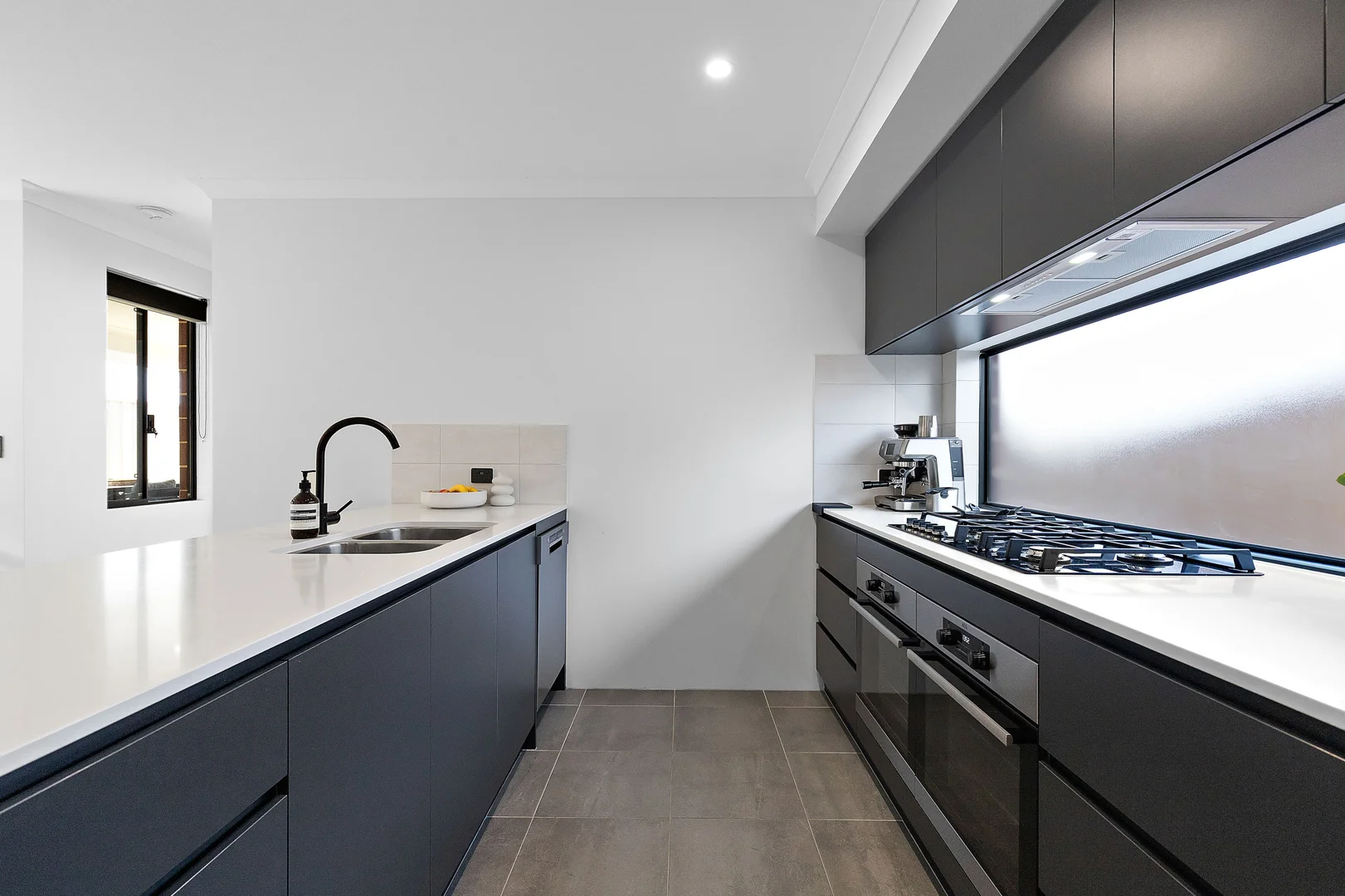 29 Kalamata Circuit, Coogee WA 6166 photo 4