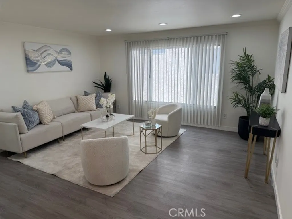 Additional image 2 of 408 Burchett St Unit 5, Glendale, CA 91203