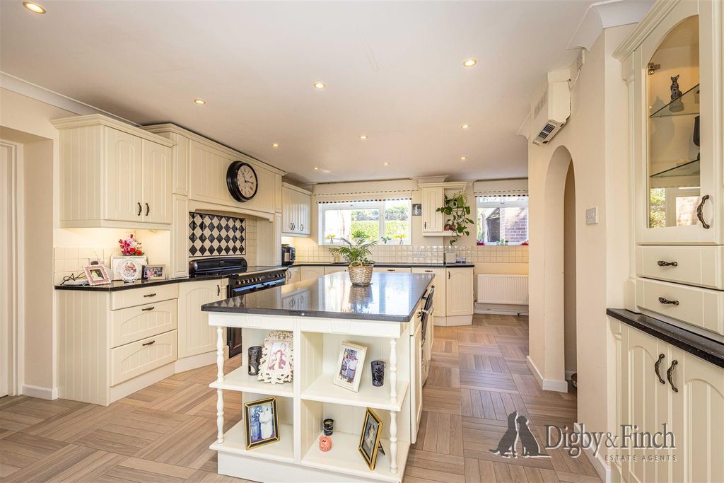 Additional image 12 of 4 bed property for saleThorpe Road, Peterborough PE3