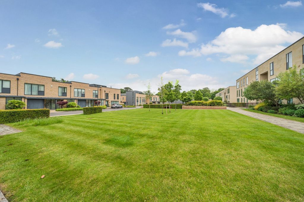 Additional image 4 of 3 bed flat for saleCliveden Gages, Taplow, Buckinghamshire SL6