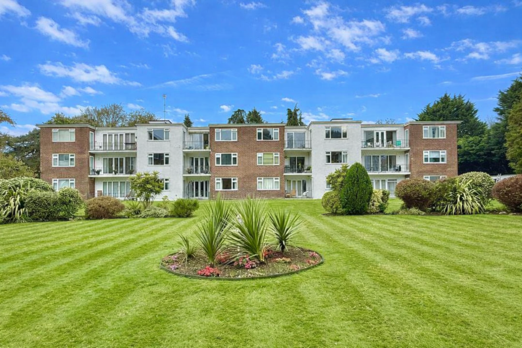 Avenue Court, Branksome Park BH13