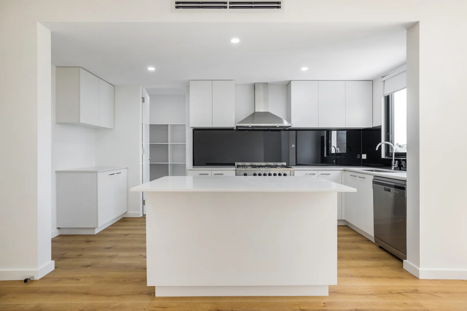 Additional image 4 of 2/86 Stanley Avenue, Mount Waverley VIC 3149