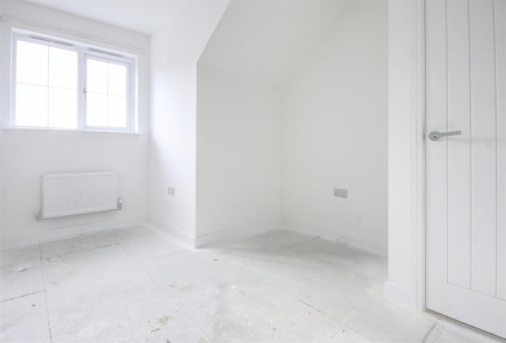 16 Pen-Y-Ghent Road, Skipton photo 5