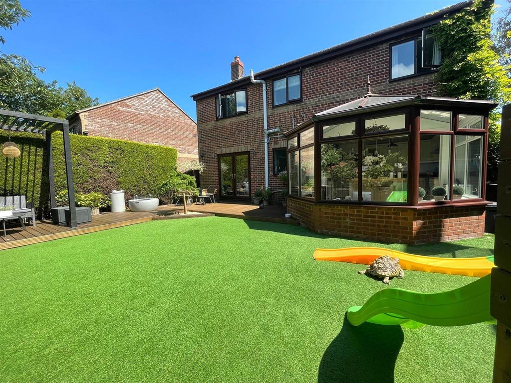 Additional image 25 of 4 bed detached house for saleCastle Park, Aldbrough, Hull HU11