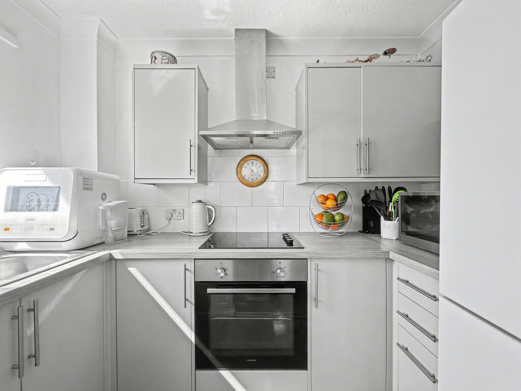 Sunnyhill Court, Parkstone photo 3