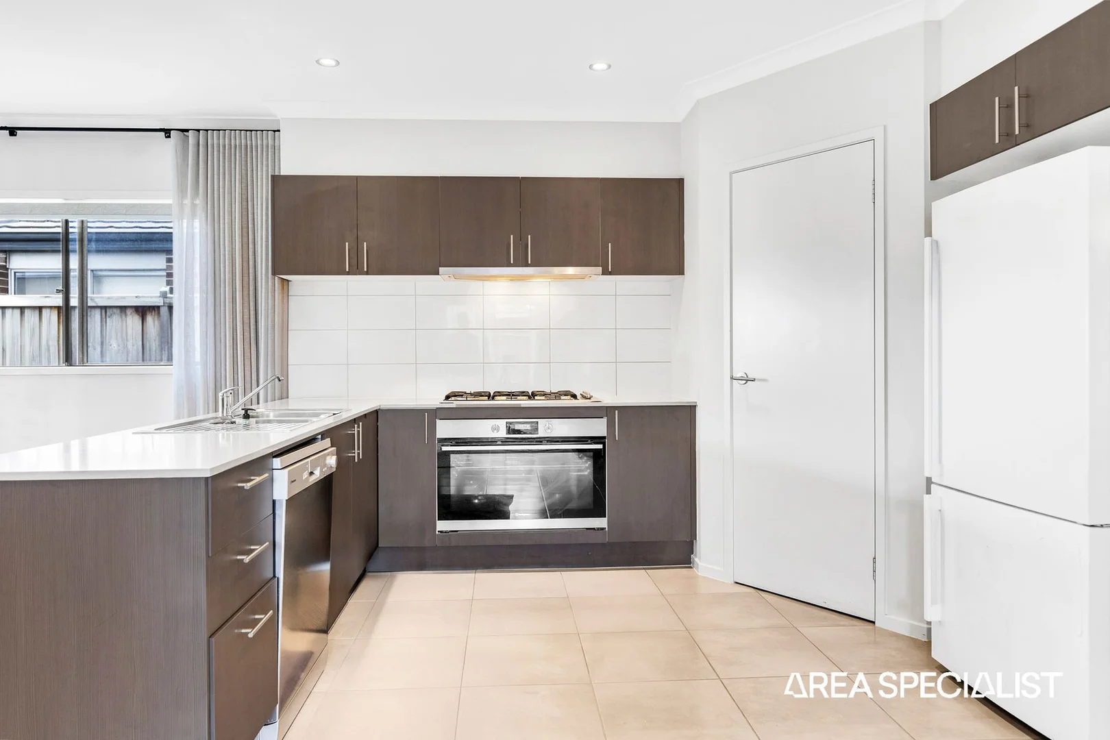 22 FLANKER WAY, Clyde VIC 3978 photo 3