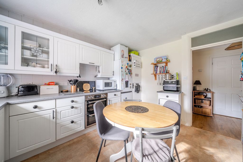 Additional image 11 of 2 bed flat for saleFairlawn, Hall Place Drive, Weybridge KT13