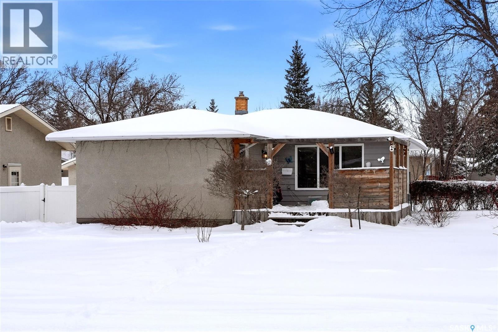 6 Hanley CRESCENT
