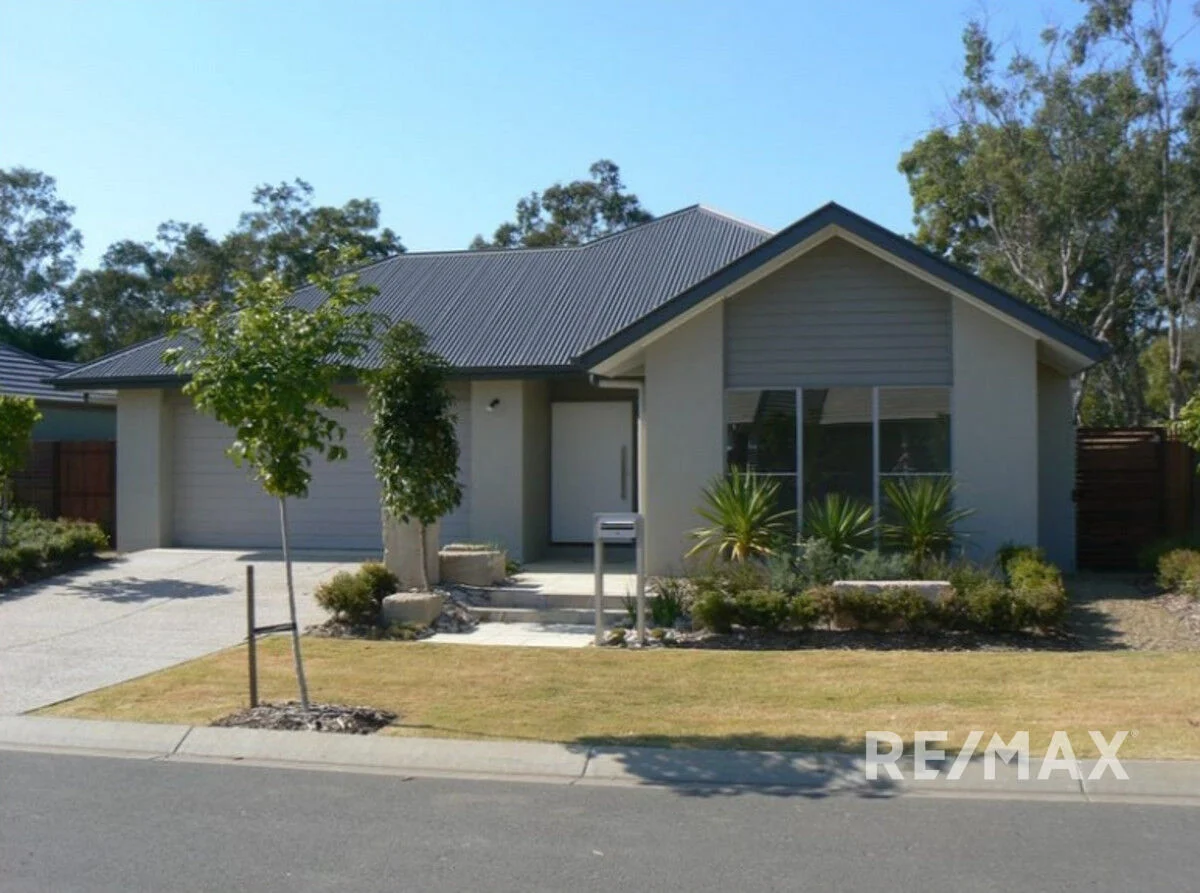 5 Thomson Place, Wakerley QLD 4154