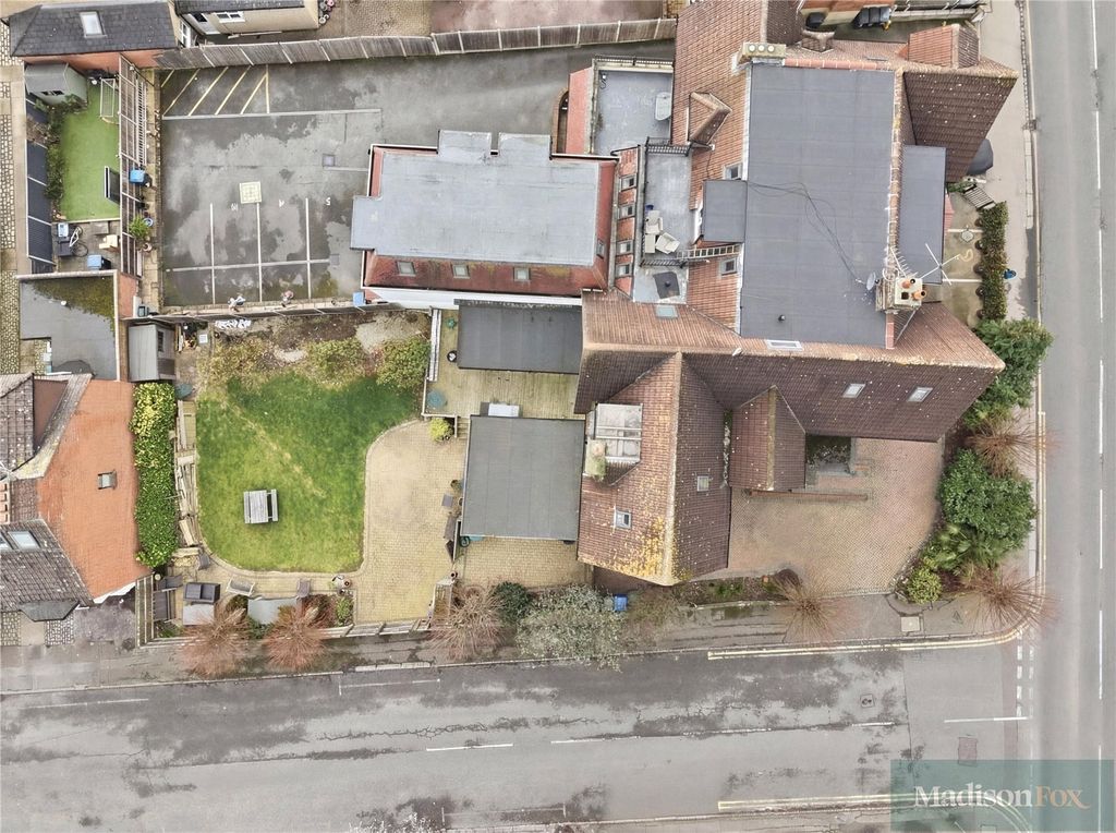 Additional image 32 of 7 bed semi-detached house for saleHigh Road, Loughton, Essex IG10