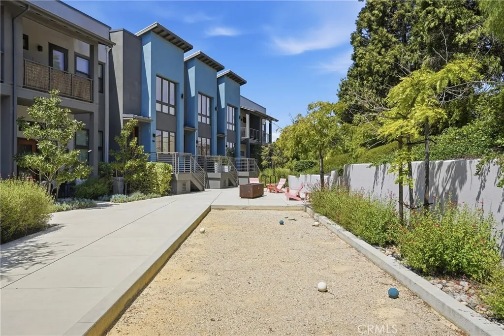 2460 Victoria Ave Unit 104, San Luis Obispo, CA 93401