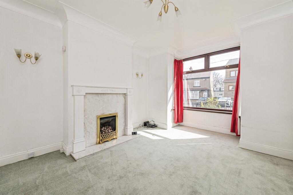Frimley Drive, Bradford photo 3