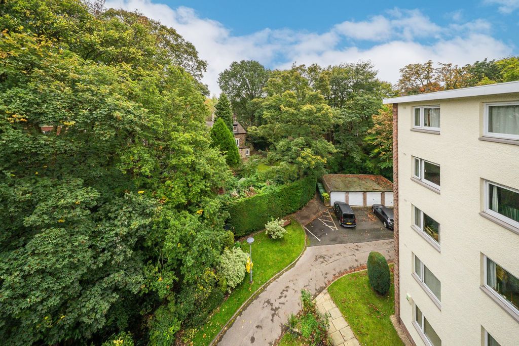 Additional image 9 of 2 bed flat for saleQueens Close, Lancaster Road, Harrogate, North Yorkshire HG2