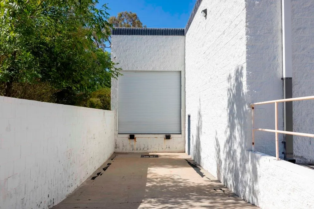 25230 Avenue Stanford, Valencia, CA 91355