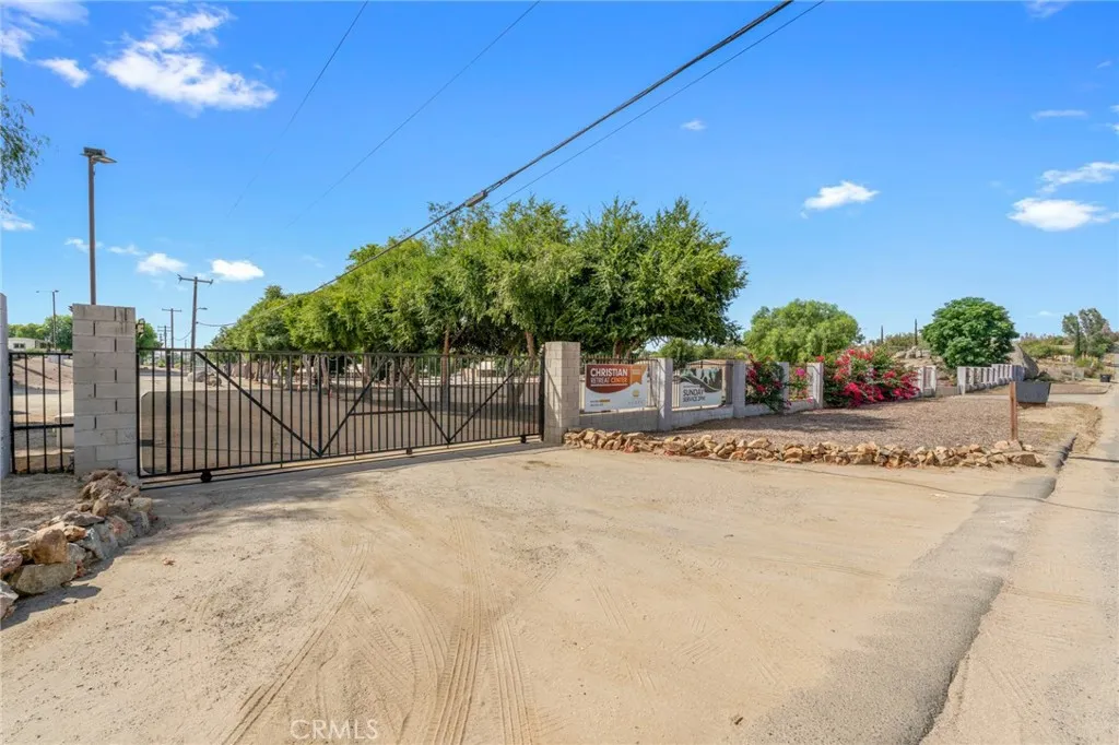 21871 Richard St, Perris, CA 92570