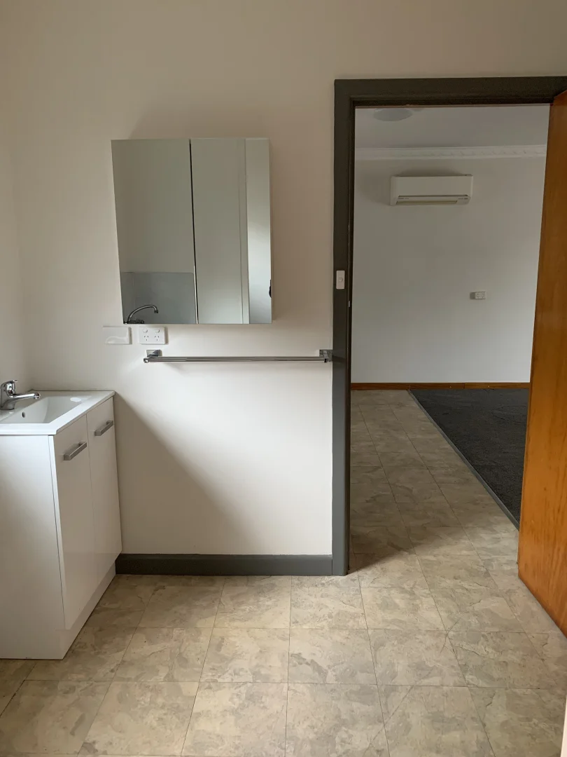Unit 5/5 High Street, Moe VIC 3825 photo 4