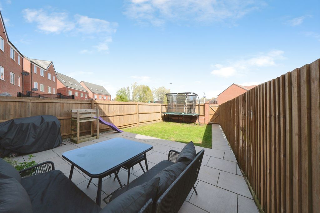 Additional image 18 of 4 bed semi-detached house for salePennington Way, Nottingham NG15