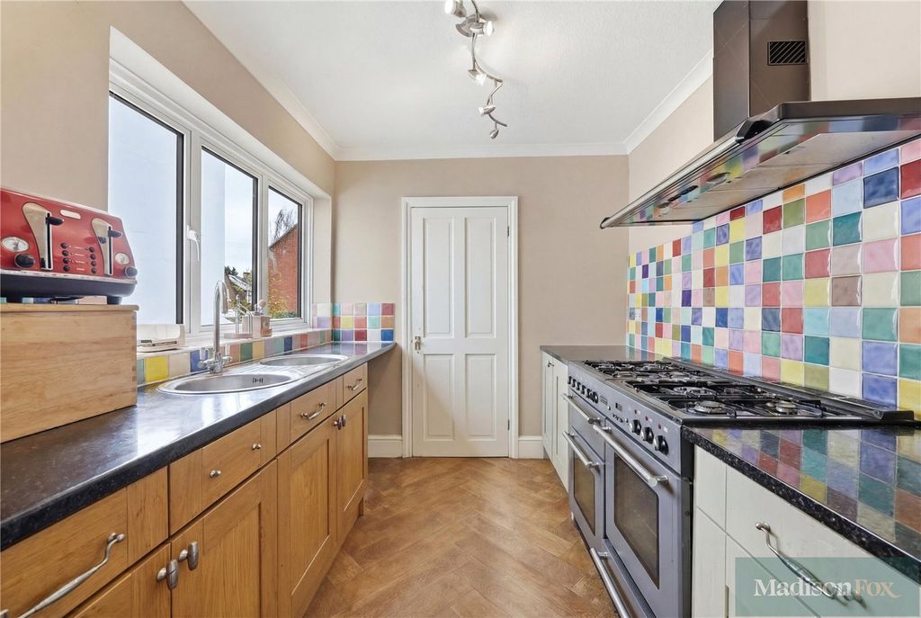 Additional image 7 of 7 bed semi-detached house for saleHigh Road, Loughton, Essex IG10
