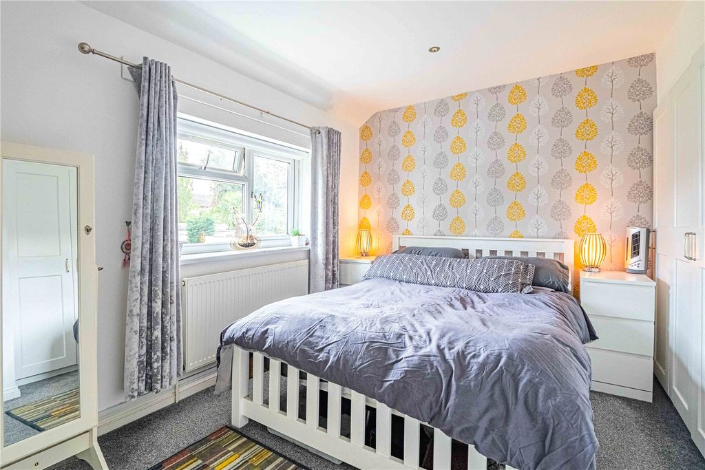 Additional image 9 of 3 bed semi-detached house for saleStanborough Avenue, Borehamwood, Hertfordshire WD6