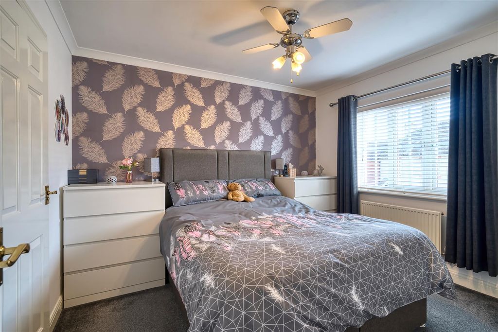 Additional image 4 of 3 bed semi-detached house for saleMarlott Road, Gillingham SP8